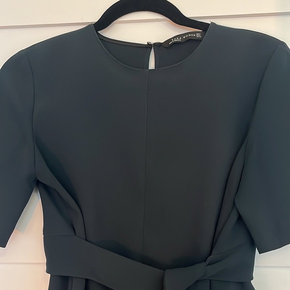 Zara Asymmetrical Hem Tie Front Too - Picture 3 of 4